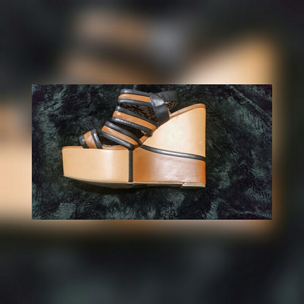 Shoes - Picture 3 of 4